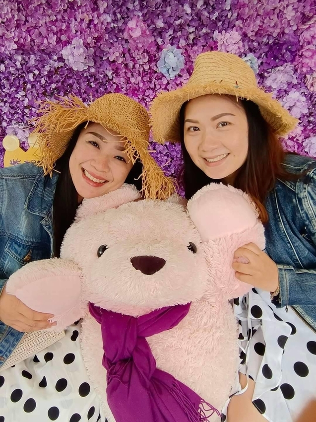 【苗栗.西湖】噢哈娜咖啡屋。夢幻紫色國度紫藤花道+飛天紫傘閨密寫真最佳拍攝地點