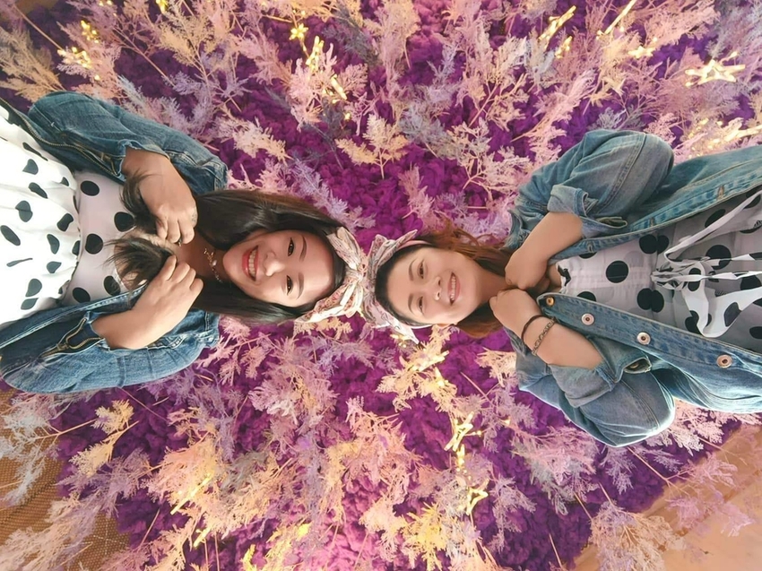 【苗栗.西湖】噢哈娜咖啡屋。夢幻紫色國度紫藤花道+飛天紫傘閨密寫真最佳拍攝地點