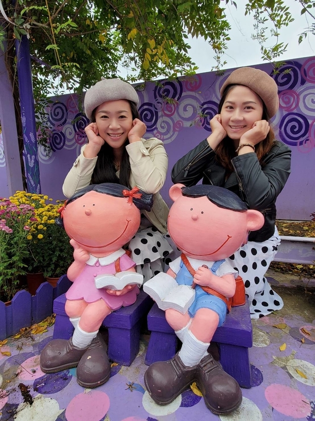 【苗栗.西湖】噢哈娜咖啡屋。夢幻紫色國度紫藤花道+飛天紫傘閨密寫真最佳拍攝地點