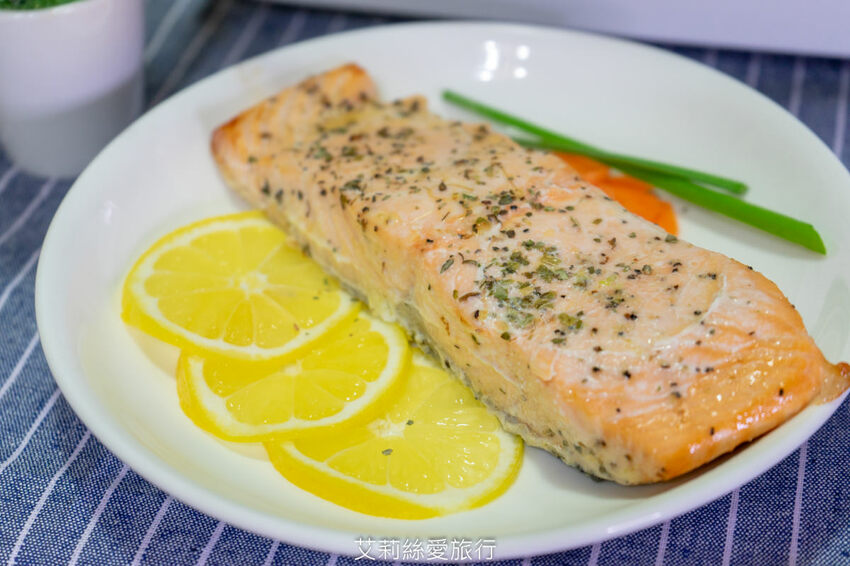 烤紙包鮭魚怎麼做 奶油鮭魚 氣炸烤箱 氣炸鍋食譜 - 艾莉絲愛旅行