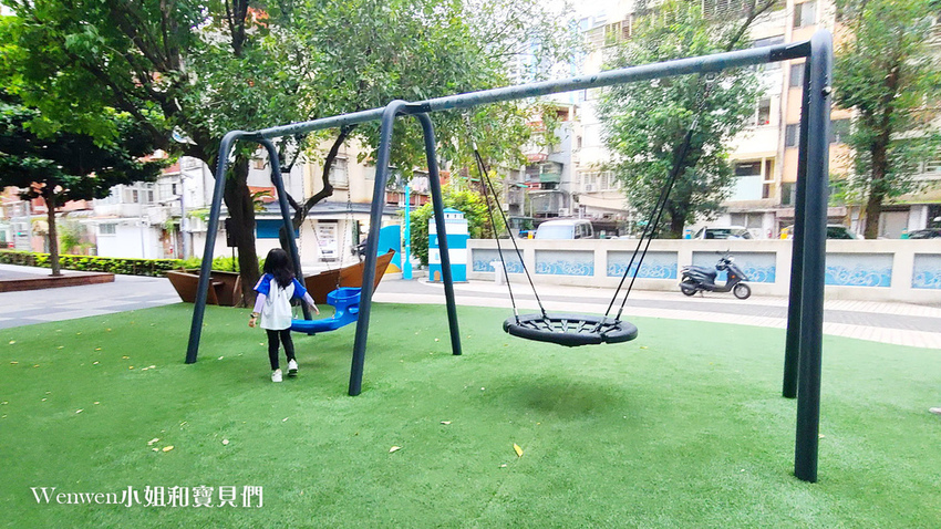 捷運忠孝復興站 台北瑠公圳公園 航海奇緣 大海怪遊戲場 魷魚遊戲場 (17).jpg