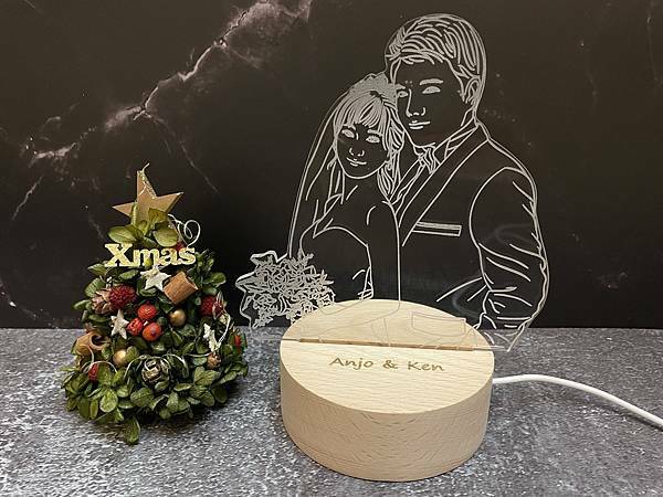 居家生活│情侶客製化禮物:人像線條畫小夜燈│輪廓手繪線稿風格、結婚紀念品禮物、紀念日、聖誕節禮物