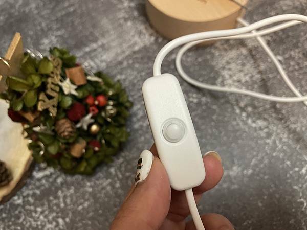 居家生活│情侶客製化禮物:人像線條畫小夜燈│輪廓手繪線稿風格、結婚紀念品禮物、紀念日、聖誕節禮物