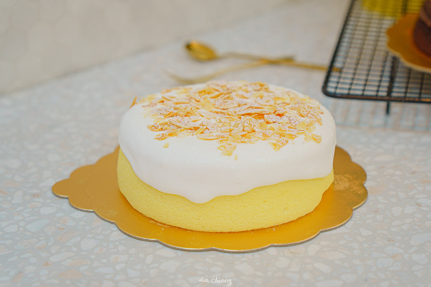 台中后里美食 倪菓幽靈手作千層蛋糕(2度C Ni Guo),彌月蛋糕試超狂給8吋量試吃費只要150元,還有總店限定爆醬泡芙。