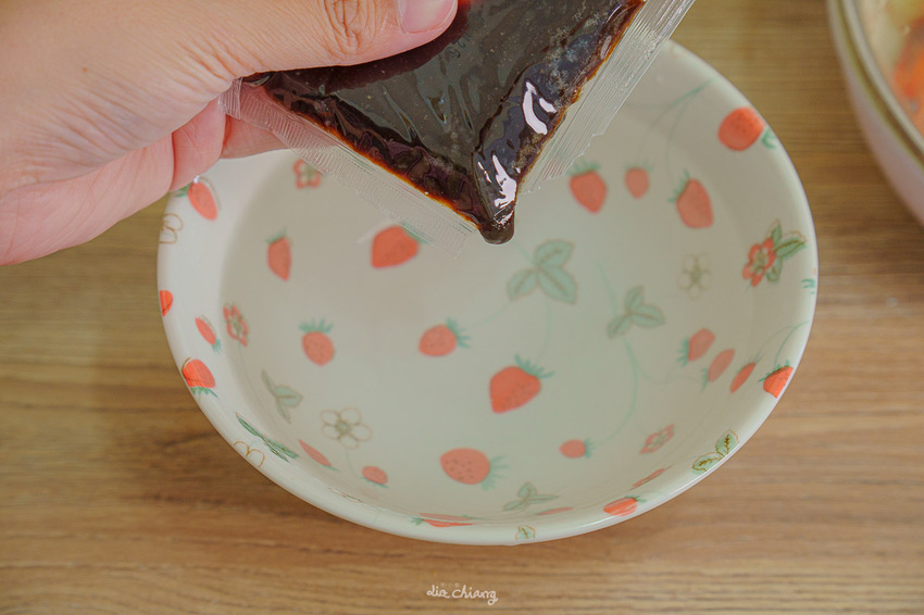 『詹麵、詹粉開箱』簡易料理救星,姆士流紅蔥豬油湯炊粉煮一分鐘就OK!主廚詹姆士推出快速上桌美食,宵夜、忙碌族群的優選美食,還能吃出豐富變化,一次幫你詳細介紹。