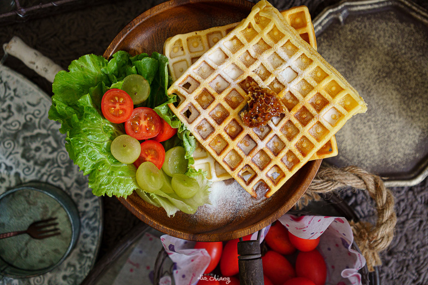 NICONICO 多功能料理點⼼機推薦,烤鬆餅、煎蘿蔔糕、香腸都超適合,外觀馬卡龍色超美~