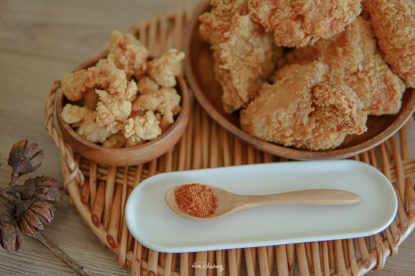 『詹麵、詹粉開箱』簡易料理救星,姆士流紅蔥豬油湯炊粉煮一分鐘就OK!主廚詹姆士推出快速上桌美食,宵夜、忙碌族群的優選美食,還能吃出豐富變化,一次幫你詳細介紹。