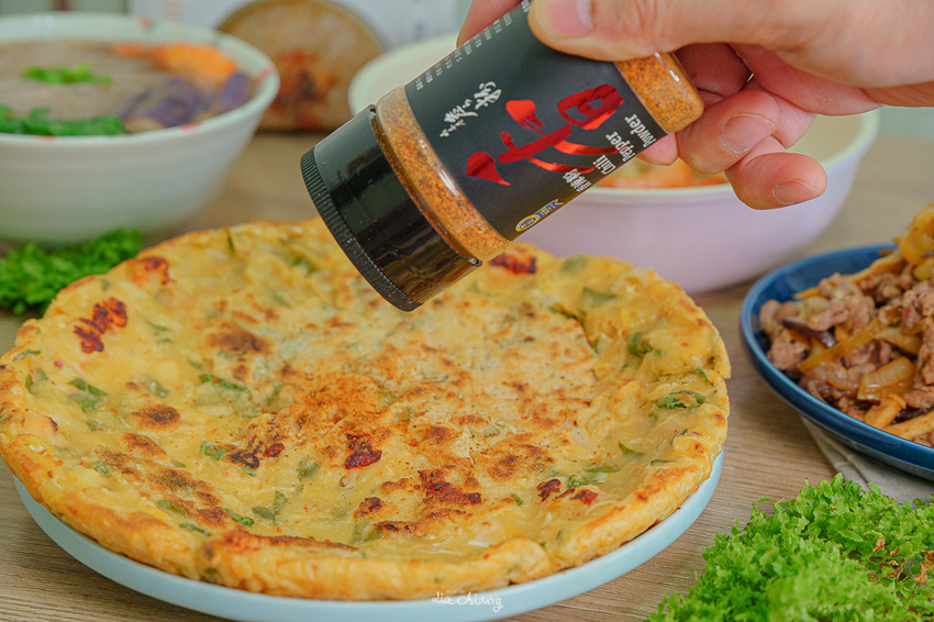 『詹麵、詹粉開箱』簡易料理救星,姆士流紅蔥豬油湯炊粉煮一分鐘就OK!主廚詹姆士推出快速上桌美食,宵夜、忙碌族群的優選美食,還能吃出豐富變化,一次幫你詳細介紹。