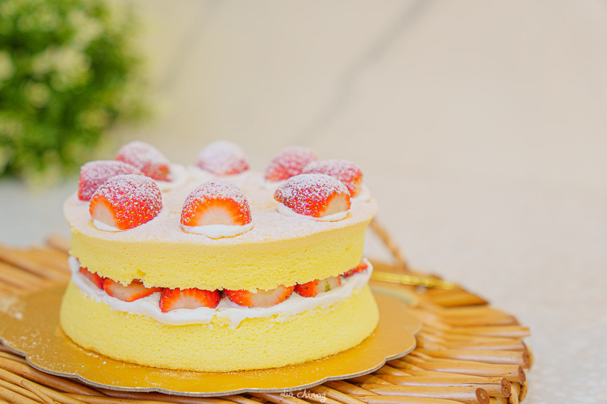 台中后里美食 倪菓幽靈手作千層蛋糕(2度C Ni Guo),彌月蛋糕試超狂給8吋量試吃費只要150元,還有總店限定爆醬泡芙。