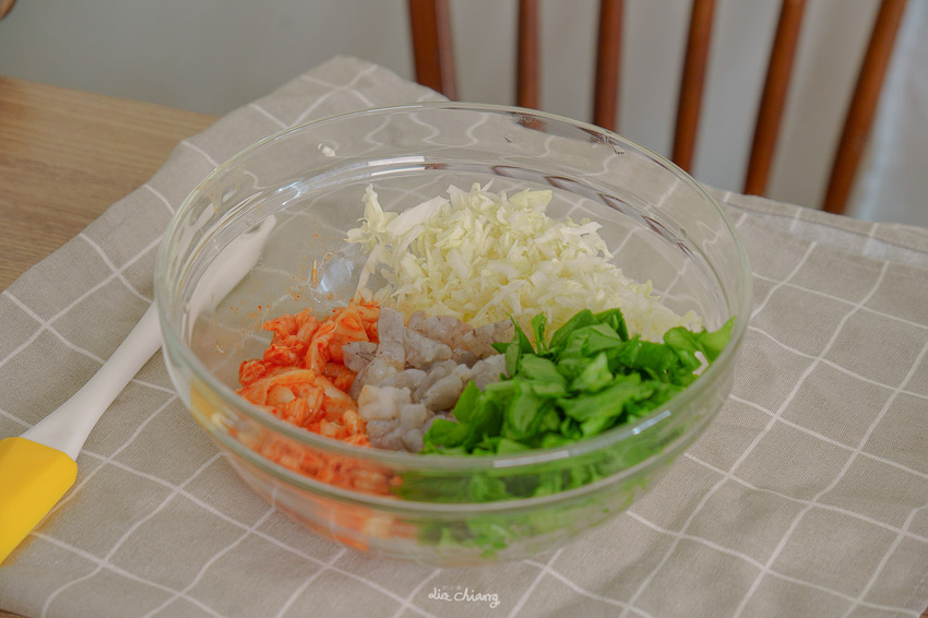 『詹麵、詹粉開箱』簡易料理救星,姆士流紅蔥豬油湯炊粉煮一分鐘就OK!主廚詹姆士推出快速上桌美食,宵夜、忙碌族群的優選美食,還能吃出豐富變化,一次幫你詳細介紹。