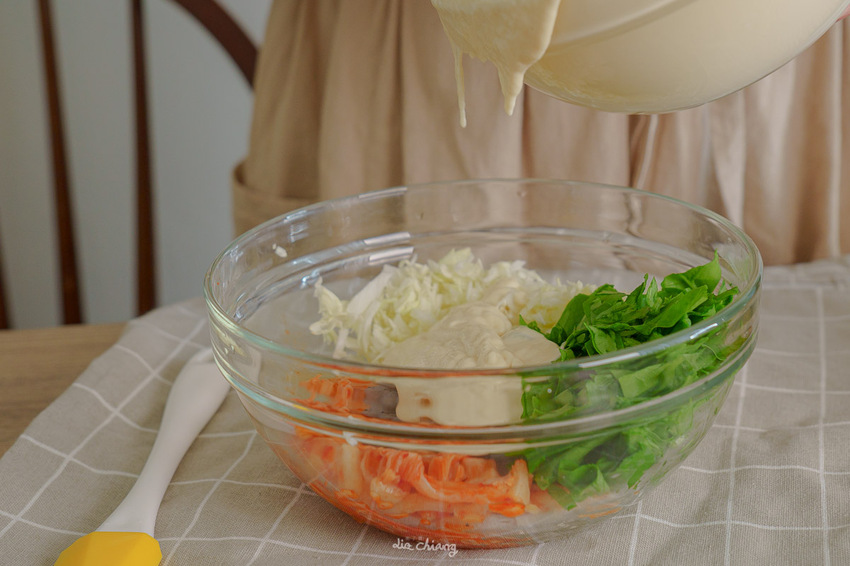 『詹麵、詹粉開箱』簡易料理救星,姆士流紅蔥豬油湯炊粉煮一分鐘就OK!主廚詹姆士推出快速上桌美食,宵夜、忙碌族群的優選美食,還能吃出豐富變化,一次幫你詳細介紹。