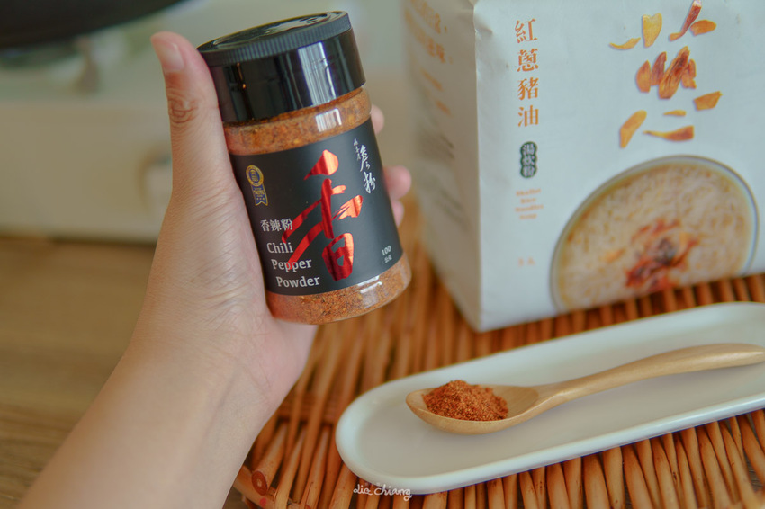 『詹麵、詹粉開箱』簡易料理救星,姆士流紅蔥豬油湯炊粉煮一分鐘就OK!主廚詹姆士推出快速上桌美食,宵夜、忙碌族群的優選美食,還能吃出豐富變化,一次幫你詳細介紹。