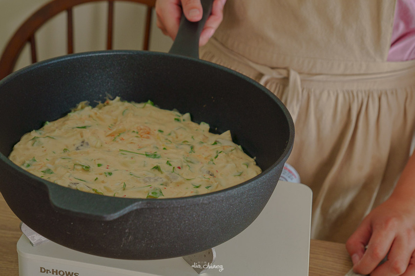 『詹麵、詹粉開箱』簡易料理救星,姆士流紅蔥豬油湯炊粉煮一分鐘就OK!主廚詹姆士推出快速上桌美食,宵夜、忙碌族群的優選美食,還能吃出豐富變化,一次幫你詳細介紹。