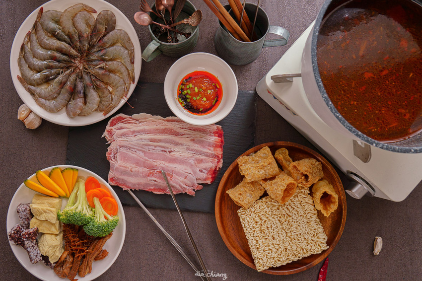 煮時光-在家開HOMEPOT，樂享煮時光，隨時能享受與三五好友、家人們一起享用主廚般調理的美味火鍋！