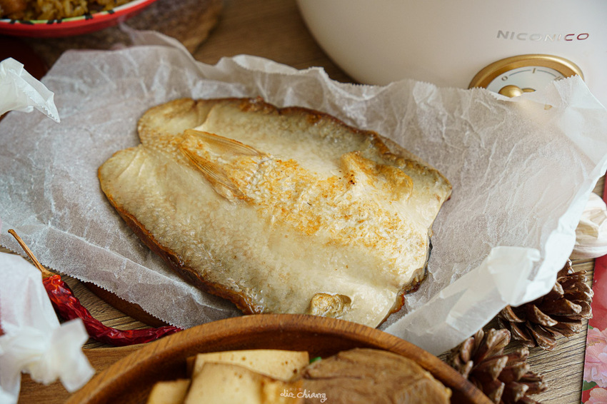 NICONICO 多功能料理點⼼機推薦,烤鬆餅、煎蘿蔔糕、香腸都超適合,外觀馬卡龍色超美~