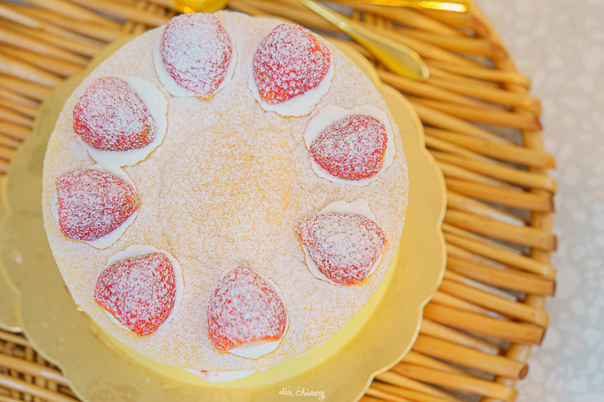 台中后里美食 倪菓幽靈手作千層蛋糕(2度C Ni Guo),彌月蛋糕試超狂給8吋量試吃費只要150元,還有總店限定爆醬泡芙。