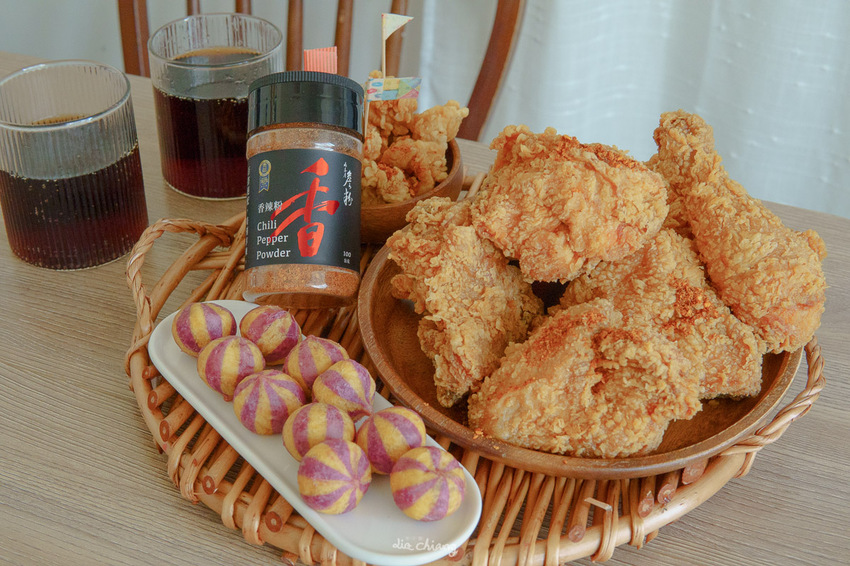 『詹麵、詹粉開箱』簡易料理救星,姆士流紅蔥豬油湯炊粉煮一分鐘就OK!主廚詹姆士推出快速上桌美食,宵夜、忙碌族群的優選美食,還能吃出豐富變化,一次幫你詳細介紹。