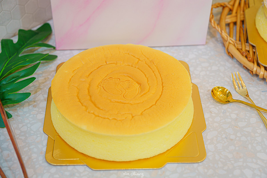 台中后里美食 倪菓幽靈手作千層蛋糕(2度C Ni Guo),彌月蛋糕試超狂給8吋量試吃費只要150元,還有總店限定爆醬泡芙。