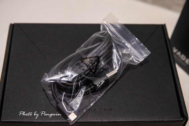 遊戲．飛智．黑武士2 Pro無線搖桿．Windows、Android、Switch皆可使用．平價入門．玩Switch遊戲簡易好上手