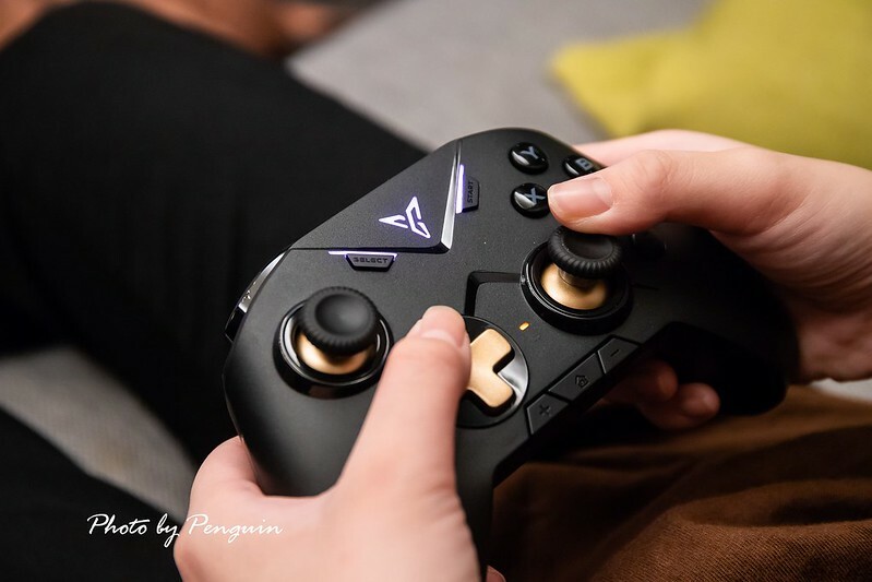 遊戲．飛智．黑武士2 Pro無線搖桿．Windows、Android、Switch皆可使用．平價入門．玩Switch遊戲簡易好上手