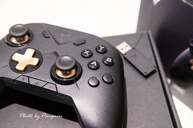 遊戲．飛智．黑武士2 Pro無線搖桿．Windows、Android、Switch皆可使用．平價入門．玩Switch遊戲簡易好上手