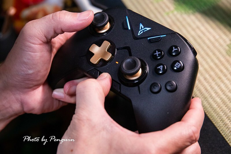 遊戲．飛智．黑武士2 Pro無線搖桿．Windows、Android、Switch皆可使用．平價入門．玩Switch遊戲簡易好上手