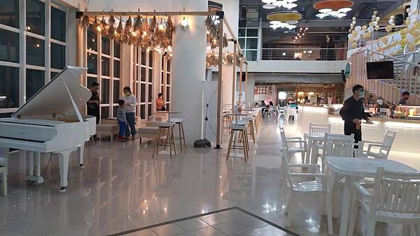 【摩托車自駕遊台南X五倍券振興之旅】第二站:黃金海岸與喜樹沙灘、黃金海岸方舟、金舟咖啡