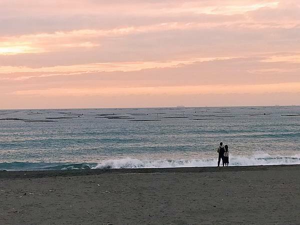 【摩托車自駕遊台南X五倍券振興之旅】第二站:黃金海岸與喜樹沙灘、黃金海岸方舟、金舟咖啡