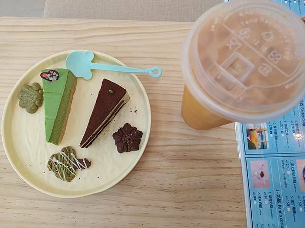 【摩托車自駕遊台南X五倍券振興之旅】第二站:黃金海岸與喜樹沙灘、黃金海岸方舟、金舟咖啡