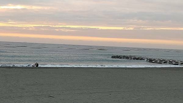 【摩托車自駕遊台南X五倍券振興之旅】第二站:黃金海岸與喜樹沙灘、黃金海岸方舟、金舟咖啡