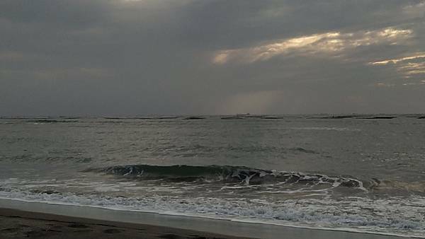 【摩托車自駕遊台南X五倍券振興之旅】第二站:黃金海岸與喜樹沙灘、黃金海岸方舟、金舟咖啡