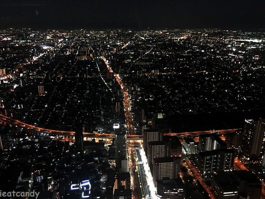 阿倍野HARUKAS 300展望台│大阪必去景點,一入門就令人屏息觀看的高空夜景! - 愛伊特candy的分享樂園