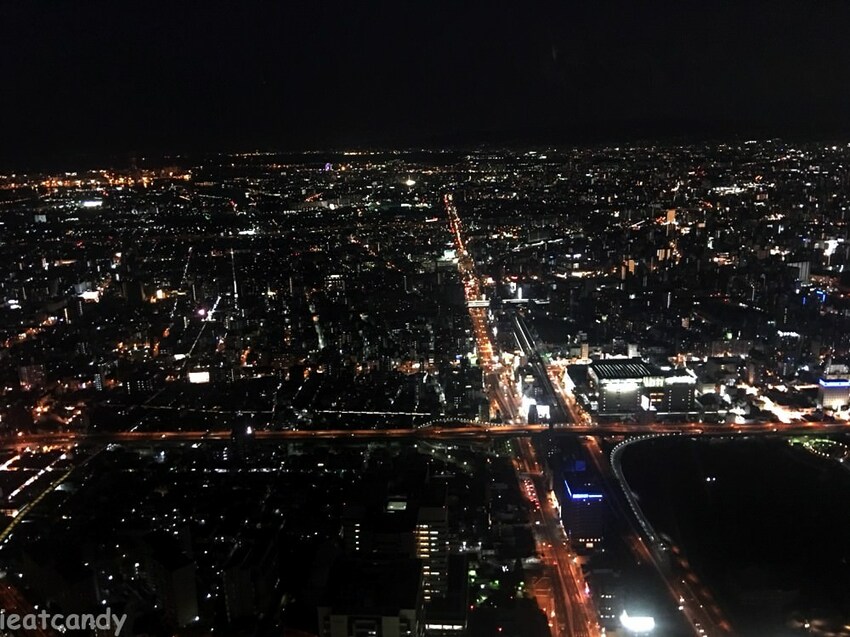 阿倍野HARUKAS 300展望台│大阪必去景點,一入門就令人屏息觀看的高空夜景! - 愛伊特candy的分享樂園
