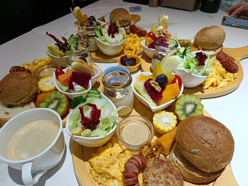 【台東.關山】茶田關舍BNB民宿。悠閒豐盛早午餐Brunch+寬敞交誼廳很舒適