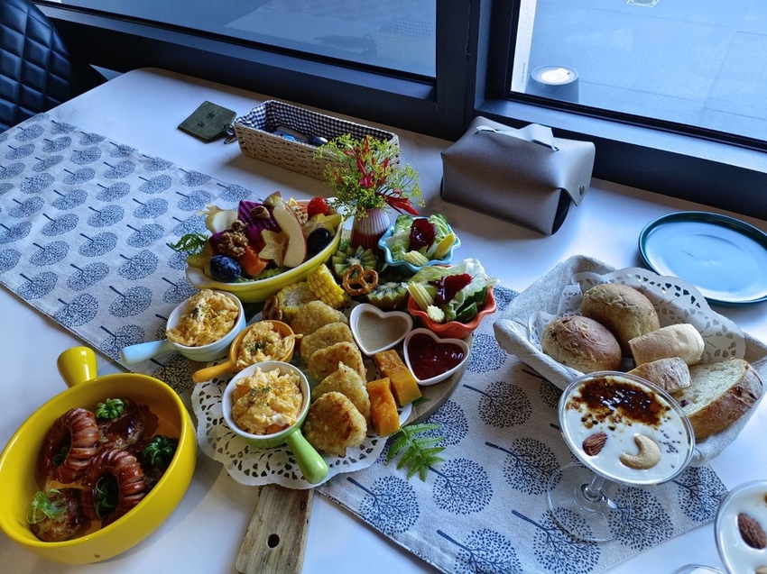 【台東.關山】茶田關舍BNB民宿。悠閒豐盛早午餐Brunch+寬敞交誼廳很舒適