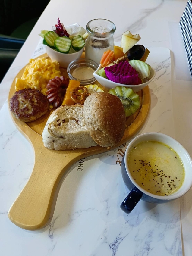 【台東.關山】茶田關舍BNB民宿。悠閒豐盛早午餐Brunch+寬敞交誼廳很舒適