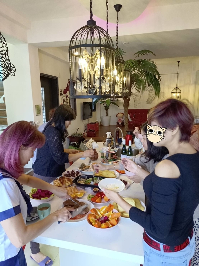 【宜蘭.冬山】斑馬芭芭拉小別墅包棟開趴+超美麗中島早午餐+學生制服趴+閨密寫真+寵物友善