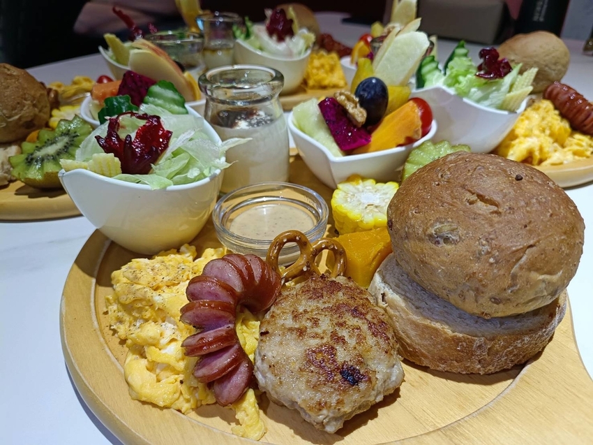 【台東.關山】茶田關舍BNB民宿。悠閒豐盛早午餐Brunch+寬敞交誼廳很舒適