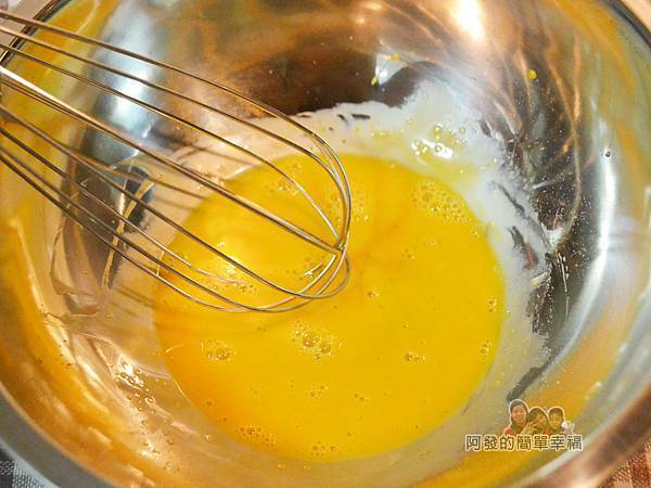 手打蒜味美乃滋03-攪拌均勻