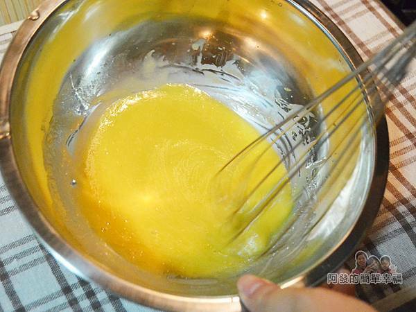 手打蒜味美乃滋05-攪拌均勻