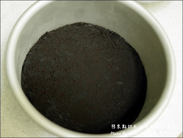 【簡單做甜點】Oreo乳酪蛋糕，心情不好時想要來點甜在心裡的好滋味嗎?零失敗、免烤箱、無吉利丁也能做出好