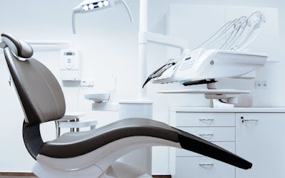 隱形牙套推薦─Dr.V達特美醫美級前牙美學專家、市場唯一每月量身訂作隱形牙套