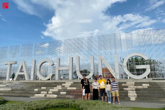 台中家具店介紹／在君苑CASA看到我們很心動的客製化沙發！　買房子＆買家具一條龍服務全包！