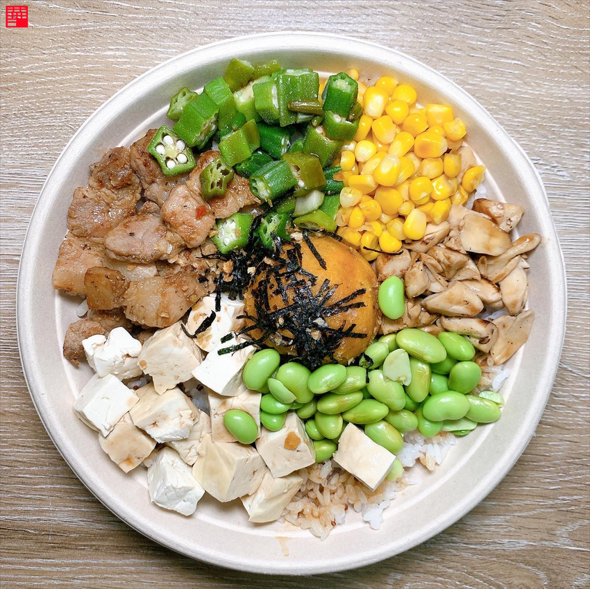 台中西區美食／好吃健康無負擔的彩碗colorbowlpoke！引進夏威夷衝浪碗　多樣新鮮原型食材