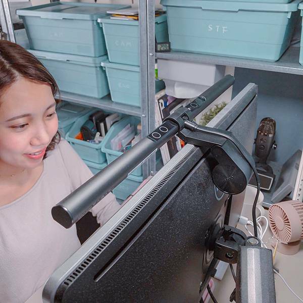 生活好物 BenQ WiT ScreenBar 螢幕智能掛燈 11.JPG