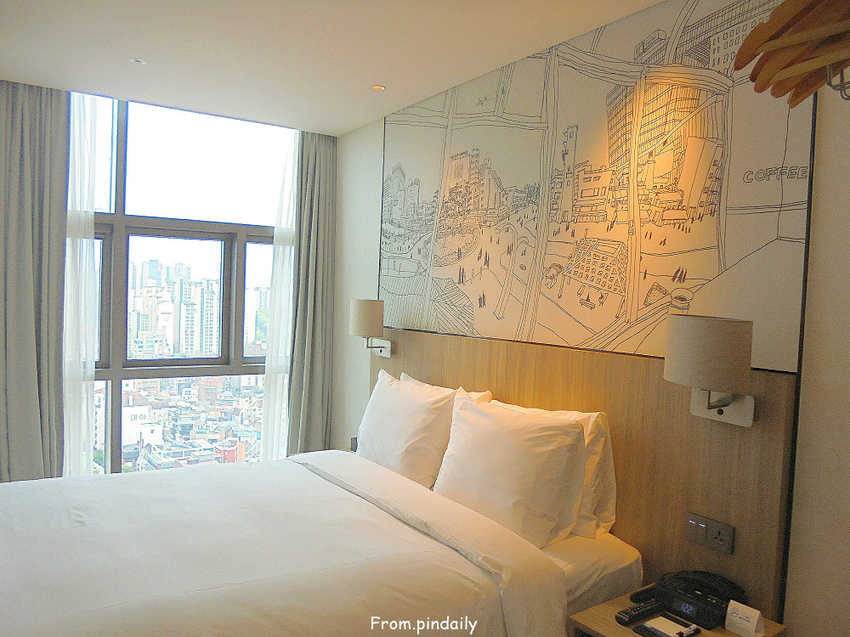 Holiday inn-8.jpg