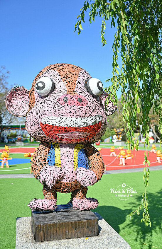 2022南投竹山燈會 | 竹山一日遊，下坪吊橋花海、菸葉館、竹山文化園區、天梯、大鞍竹海隧道 @Nini and Blue  玩樂食記