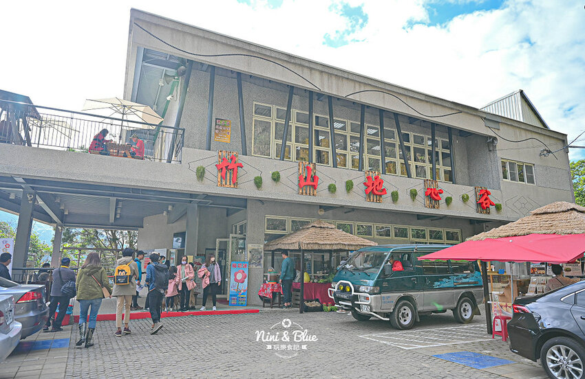 2022南投竹山燈會 | 竹山一日遊，下坪吊橋花海、菸葉館、竹山文化園區、天梯、大鞍竹海隧道 @Nini and Blue  玩樂食記