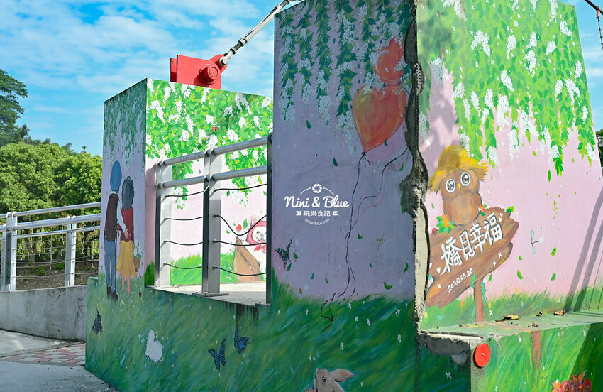 2022南投竹山燈會 | 竹山一日遊，下坪吊橋花海、菸葉館、竹山文化園區、天梯、大鞍竹海隧道 @Nini and Blue  玩樂食記