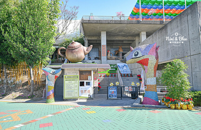 2022南投竹山燈會 | 竹山一日遊，下坪吊橋花海、菸葉館、竹山文化園區、天梯、大鞍竹海隧道 @Nini and Blue  玩樂食記